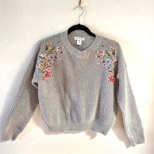 Woven Heart grey crop embroidered sweater size small
